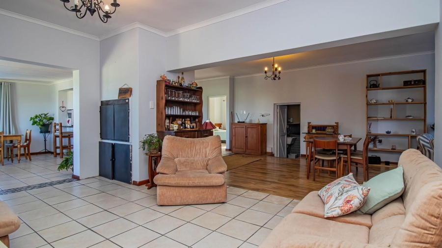 4 Bedroom Property for Sale in De Kelders Western Cape